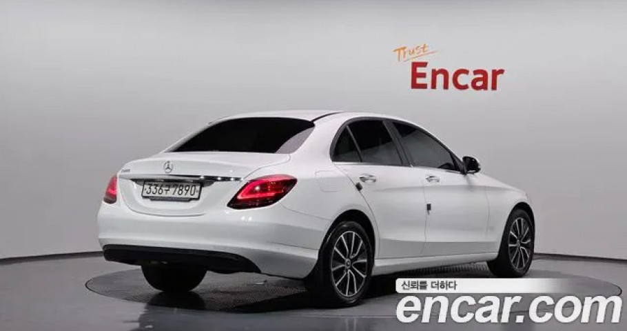 Mercedes-Benz C-Class 