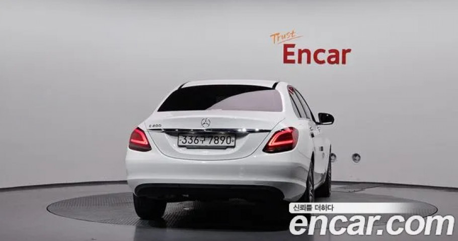 Mercedes-Benz C-Class 