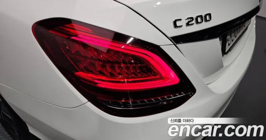 Mercedes-Benz C-Class 