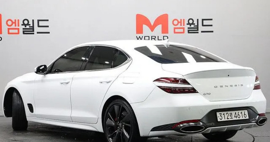Genesis G70 
