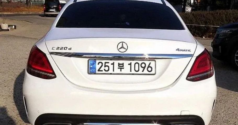 Mercedes-Benz C-Class 