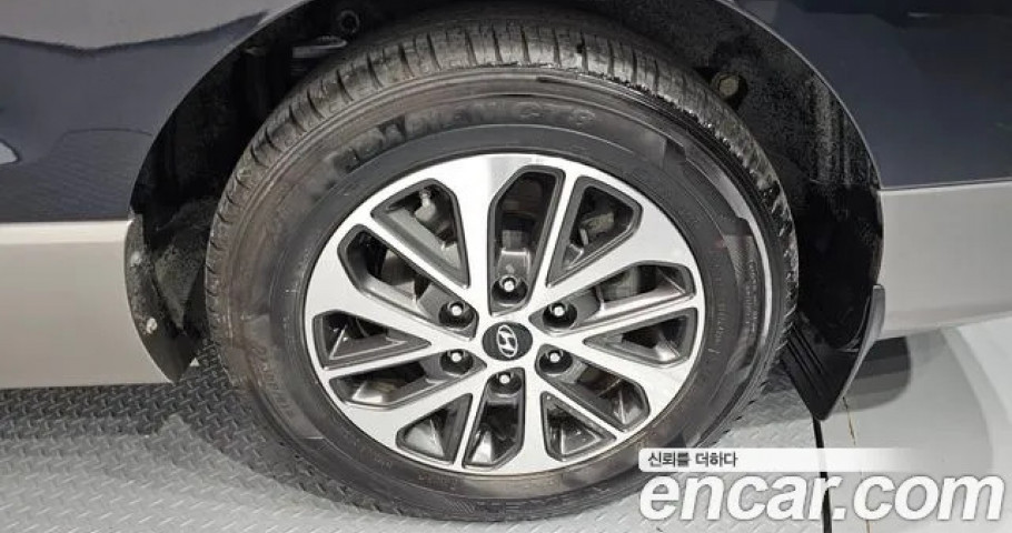 Hyundai Starex 