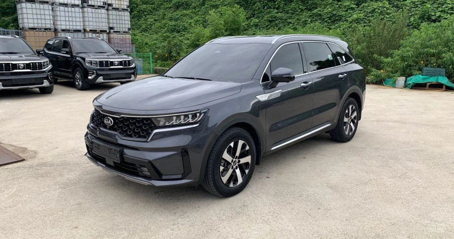 Kia Sorento 1.6hyb AT (230 л.с.) 4WD