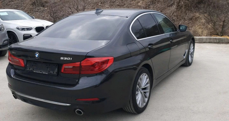BMW 5 серия 530i 2.0 AT (249 л.с.)