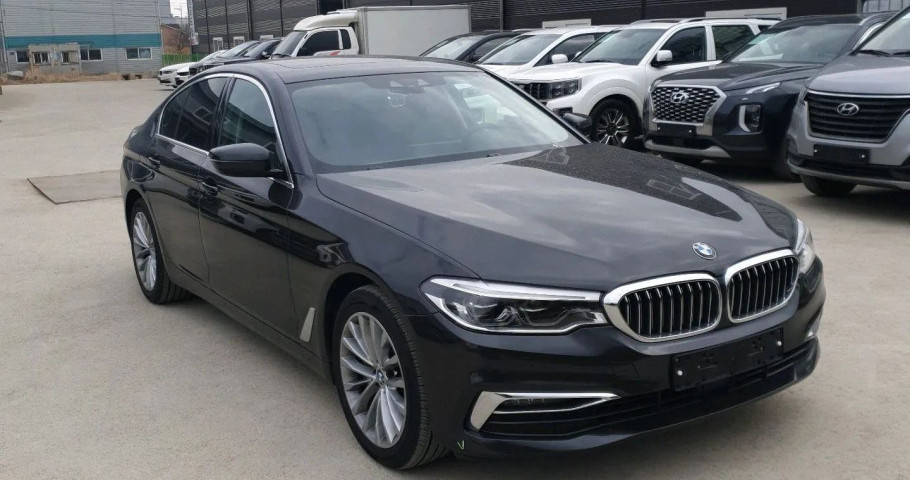 BMW 5 серия 530i 2.0 AT (249 л.с.)