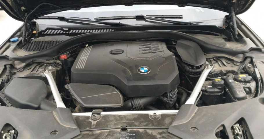 BMW 5 серия 530i 2.0 AT (249 л.с.)