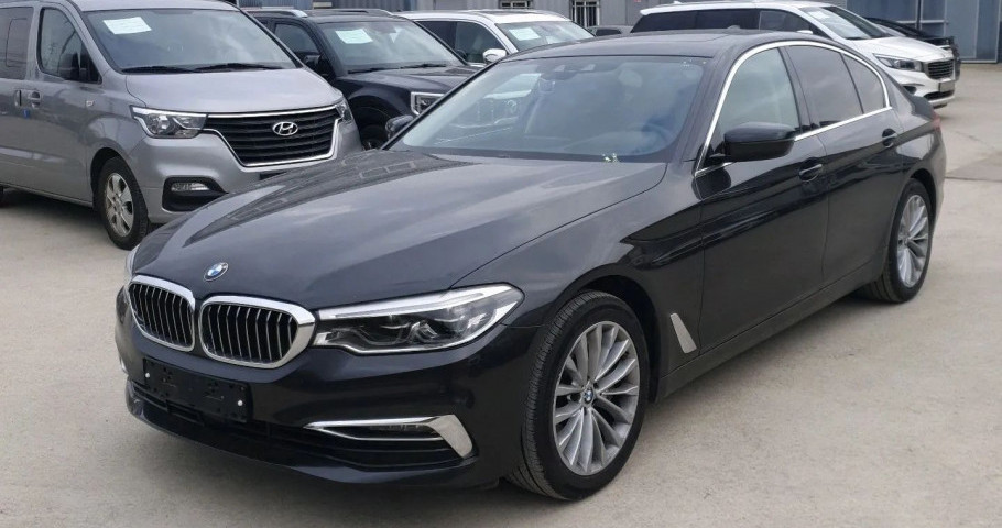BMW 5 серия 530i 2.0 AT (249 л.с.)