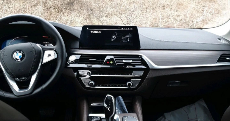 BMW 5 серия 530i 2.0 AT (249 л.с.)