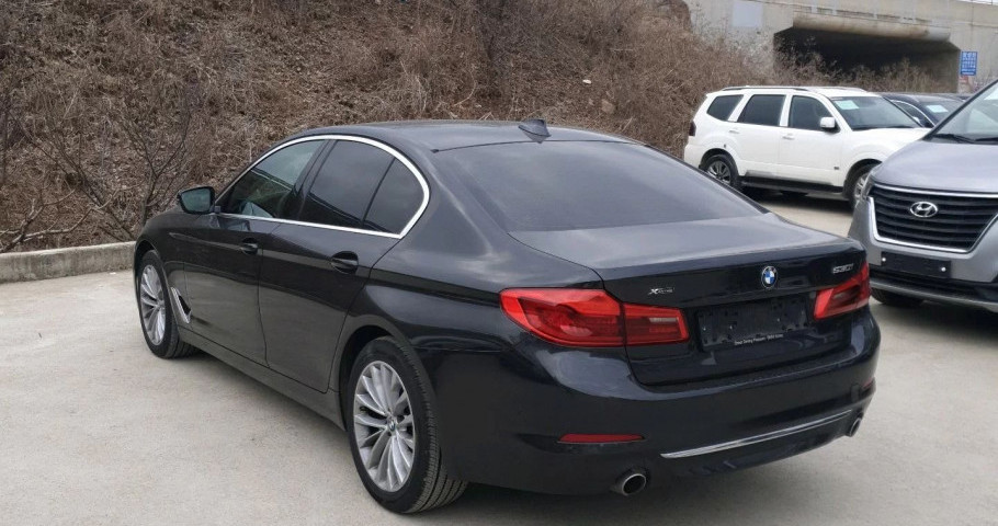 BMW 5 серия 530i 2.0 AT (249 л.с.)