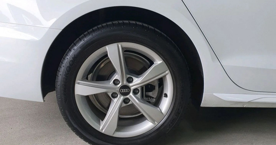 Audi A4 40 TFSI 2.0 AMT (190 л.с.)