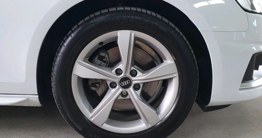 Audi A4 40 TFSI 2.0 AMT (190 л.с.)