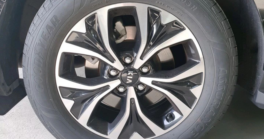 Kia Carnival 2.2d AT (202 л.с.) 2WD