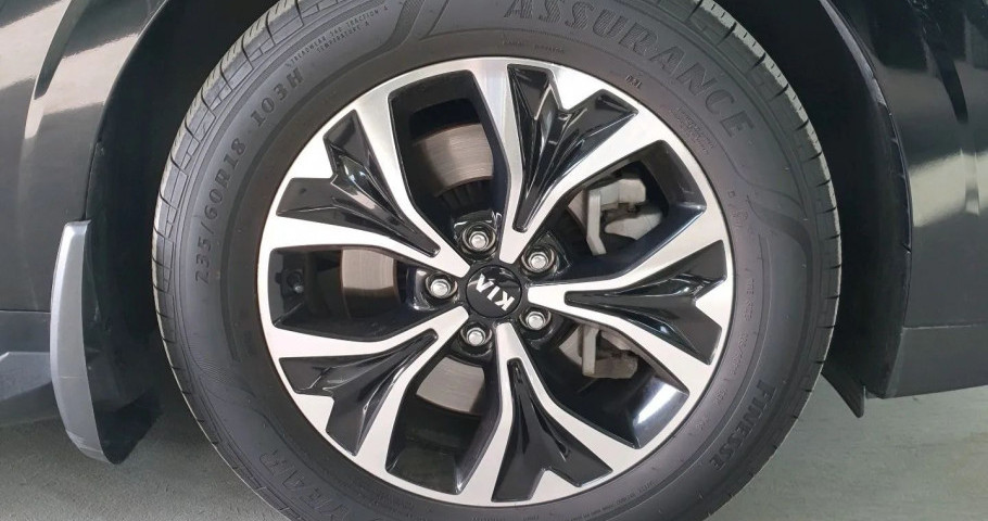 Kia Carnival 2.2d AT (202 л.с.) 2WD
