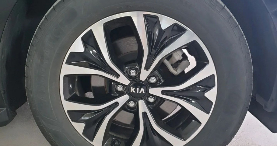 Kia Carnival 2.2d AT (202 л.с.) 2WD