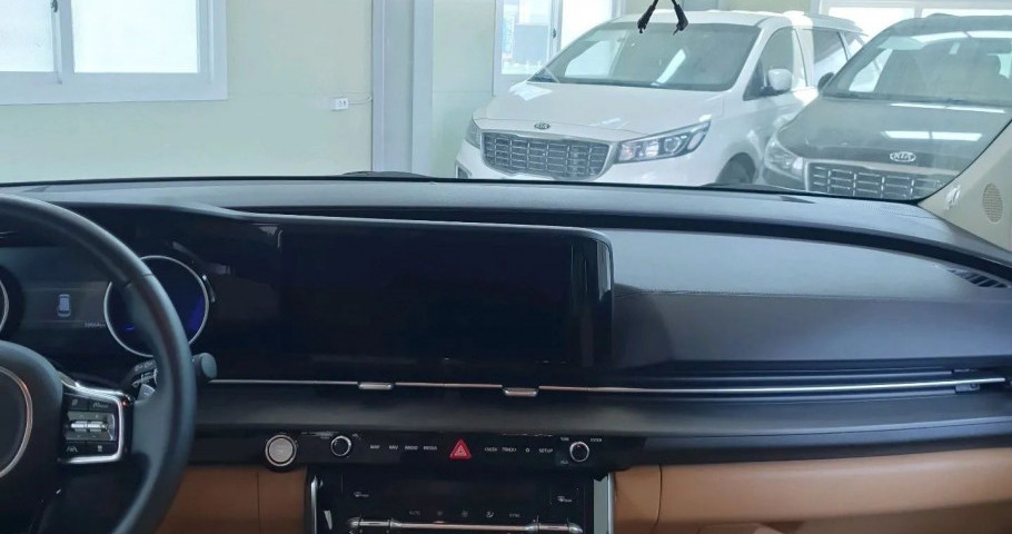 Kia Carnival 2.2d AT (202 л.с.) 2WD