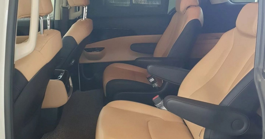 Kia Carnival 2.2d AT (202 л.с.) 2WD