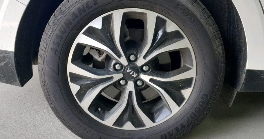 Kia Carnival 2.2d AT (202 л.с.) 2WD