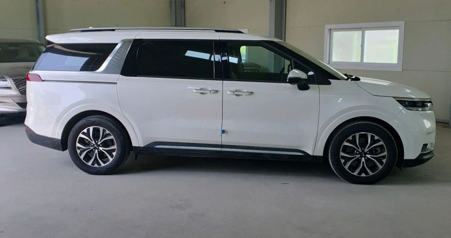 Kia Carnival 2.2d AT (202 л.с.) 2WD