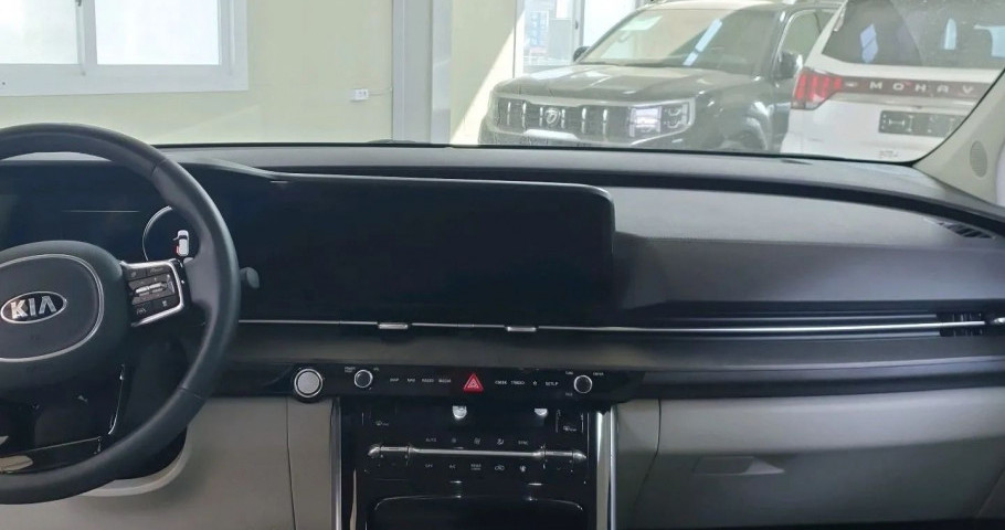 Kia Carnival 2.2d AT (202 л.с.) 2WD