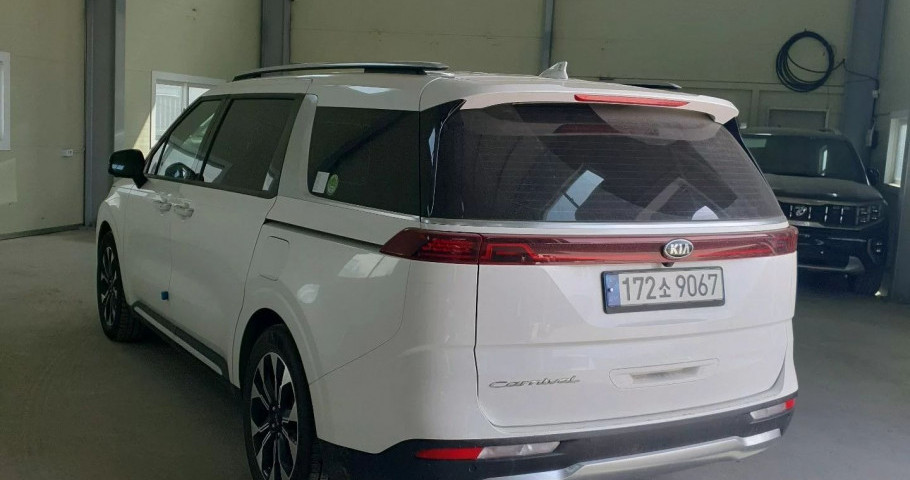 Kia Carnival 2.2d AT (202 л.с.) 2WD