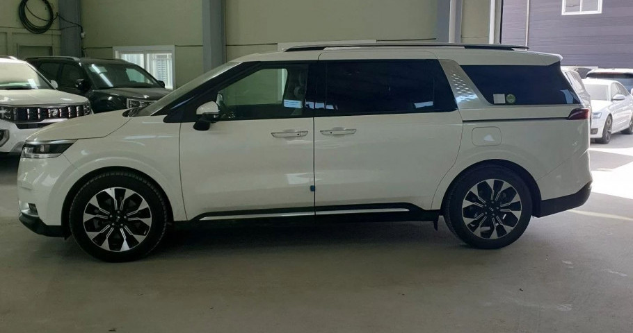 Kia Carnival 2.2d AT (202 л.с.) 2WD