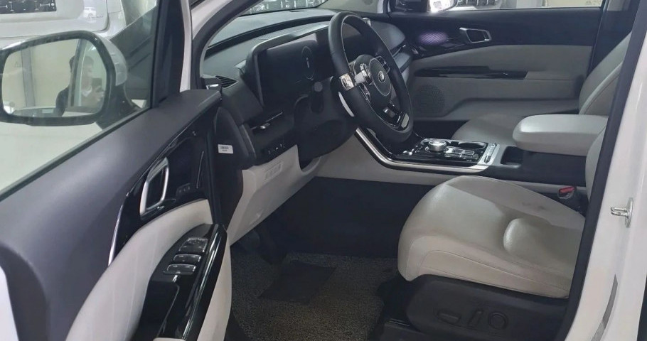 Kia Carnival 2.2d AT (202 л.с.) 2WD