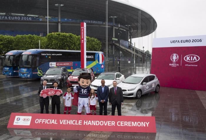 KIA предоставила автомобили для проведения Чемпионата Европы по футболу-2016